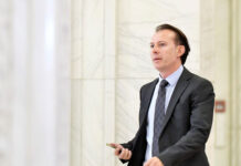 Susținătorii lui Florin Cîțu fac apel la responsabilitate și decență