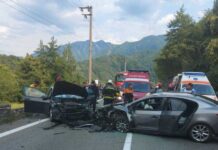 Trafic blocat în Prahova din cauza unui accident. Opt persoane sunt evaluate medical