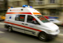 Ambulanță în flăcări în Ploiești