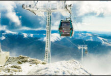 24 de turişti, inclusiv 12 copii, coborâţi de jandarmii montani de la Cota 1400 în staţiunea Sinaia. Au rămas blocați după ce instalaţiile de transport pe cablu nu au mai funcționat