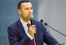 Uniunea Asociaţiilor de Proprietari din Ploieşti anunţă proteste împotriva lui Iulian Dumitrescu, șeful Consiliului Județean, dacă sistarea apei calde va continua