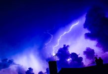 Cod galben de furtuni și ploi torențiale în vestul și sud-vestul țării